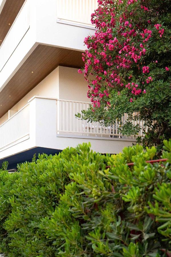 Hotel Mhami プルサーノ エクステリア 写真